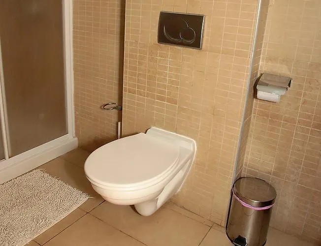 Ithaki Phinikoudes 307 *