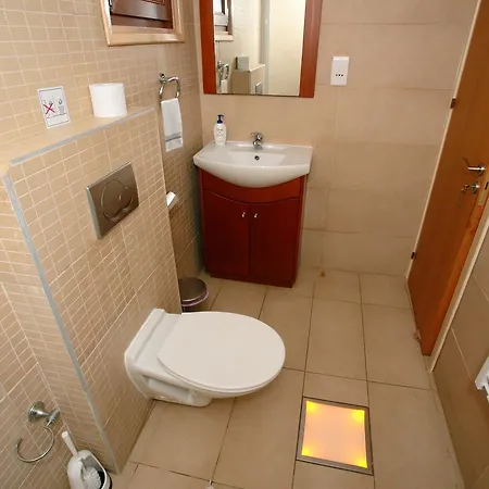 Ithaki Phinikoudes 307 * Larnaca