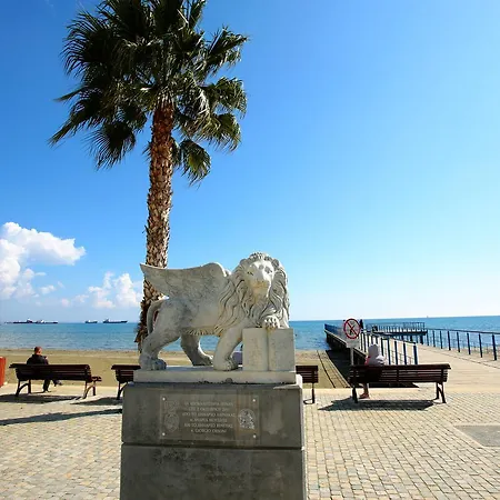 Ithaki Phinikoudes 307 * Larnaca