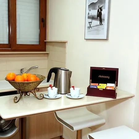 Ithaki Phinikoudes 307 *